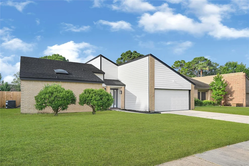 Unit for sale at 15810 Parksley Drive, Houston, TX 77059