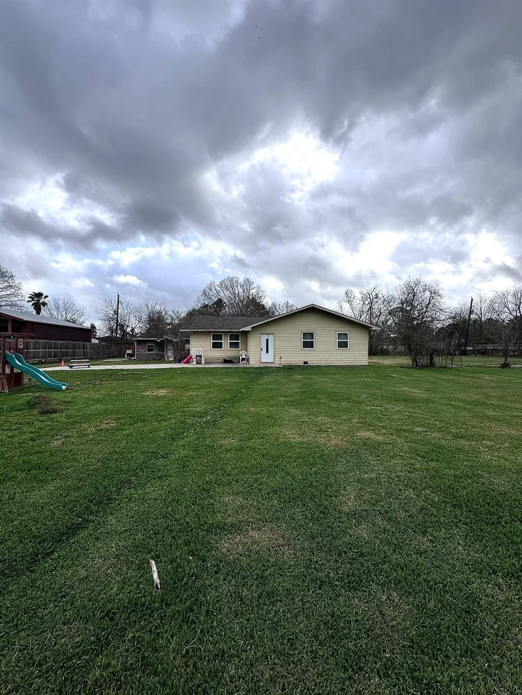 Unit for sale at 3103 Illinois Street, Fresno, TX 77545