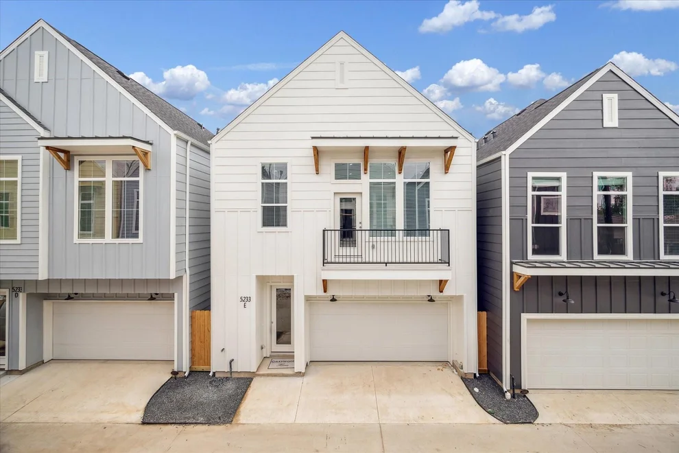 Unit for sale at 5225 Hillman Street, Houston, TX 77023