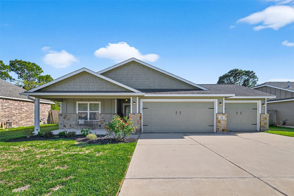 Unit for sale at 255 Mossy Meadow Drive, West Columbia, TX 77486