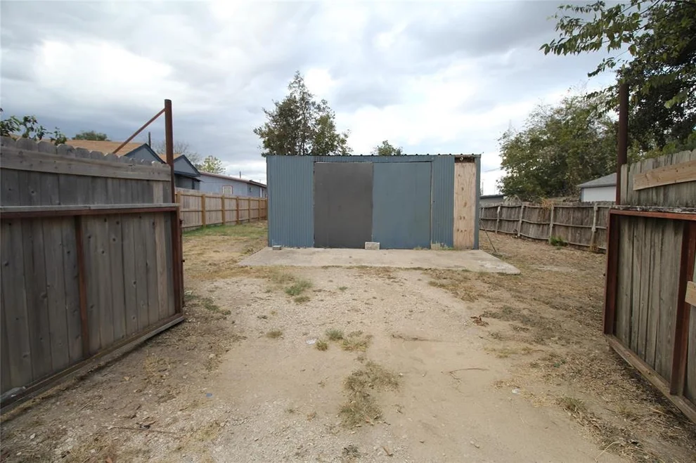 Unit for sale at 320 W Thiele Street, Kyle, TX 78640