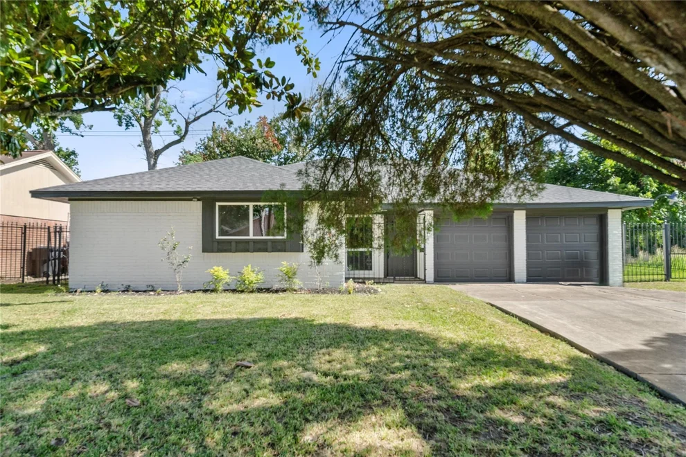 Unit for sale at 5102 Tavenor Lane, Houston, TX 77048