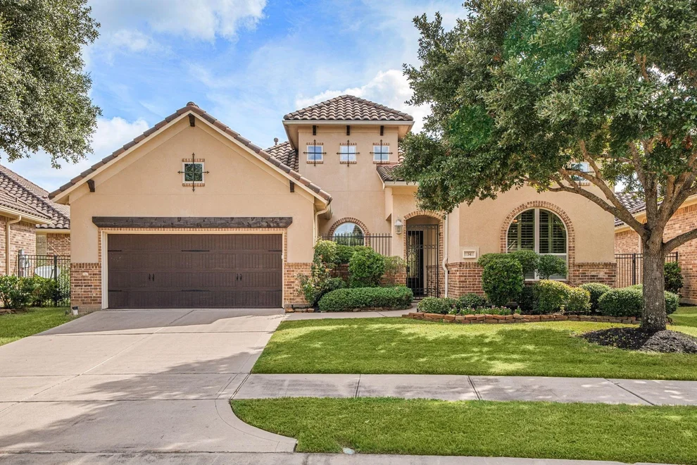 Unit for sale at 34 Edgemont Court, Fulshear, TX 77441