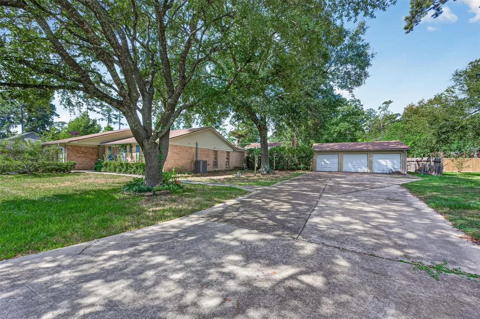 Unit for sale at 10211 Kerr Lane, Conroe, TX 77385