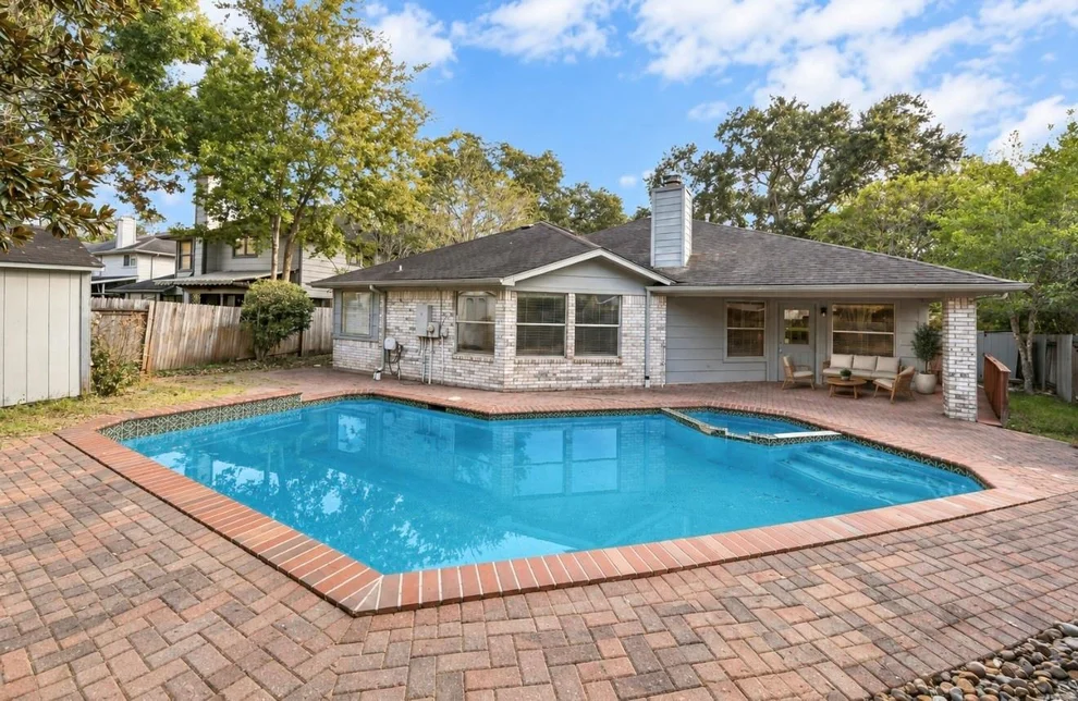 Unit for sale at 223 W New Meadows Drive, Sugar Land, TX 77479