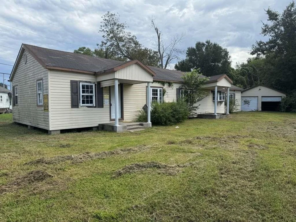 Unit for sale at 2006 2nd Street, Orange, TX 77630