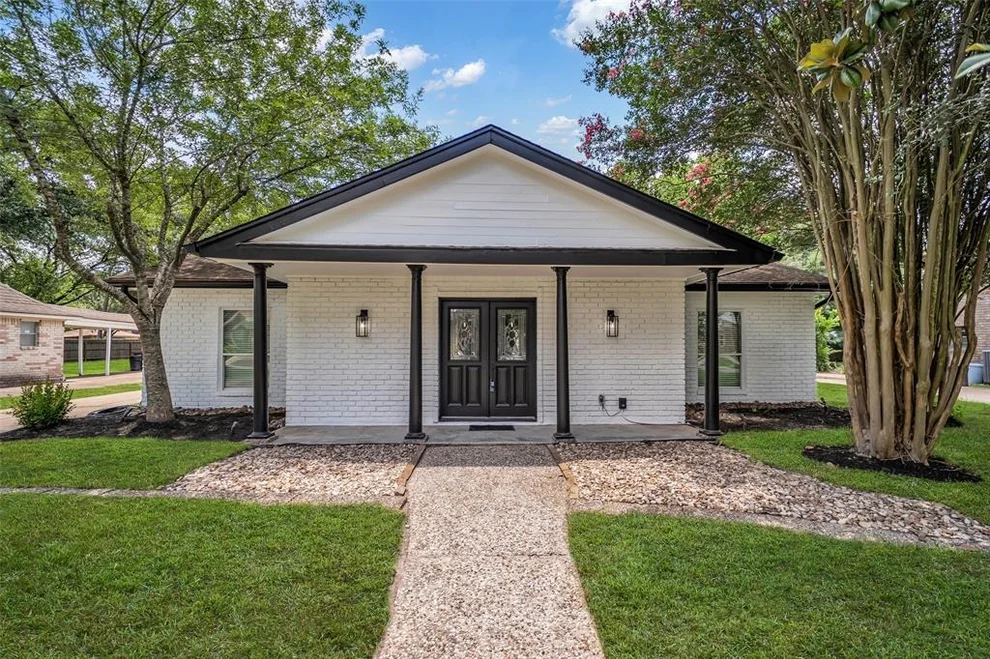 Unit for sale at 15905 Lakeview Drive, Jersey Village, TX 77040