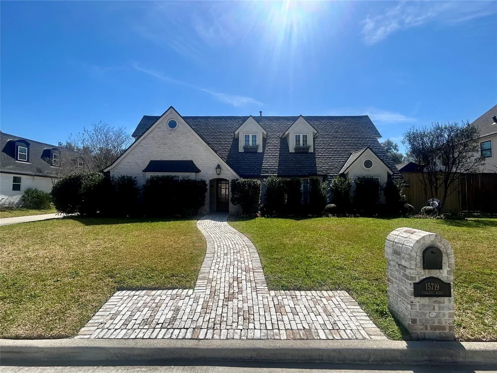 Unit for sale at 15719 Foxgate Road, Houston, TX 77079