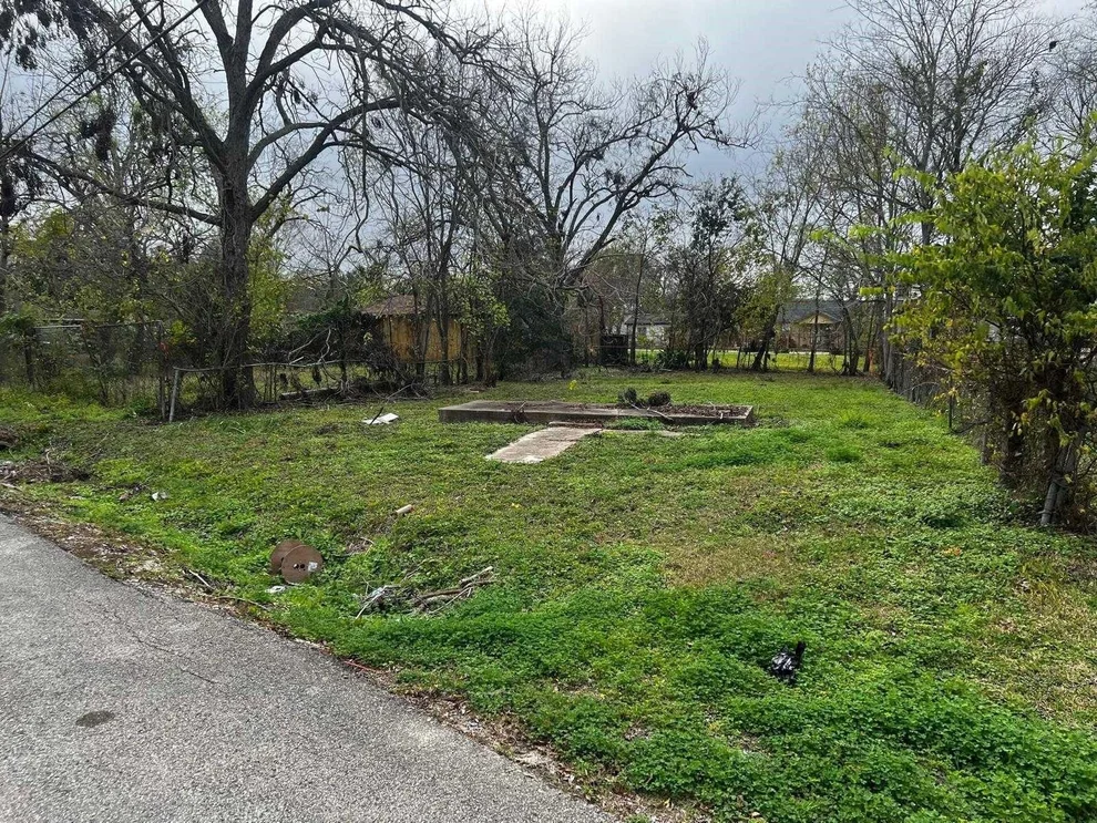 Unit for sale at 2703 Wayne Street, Houston, TX 77026