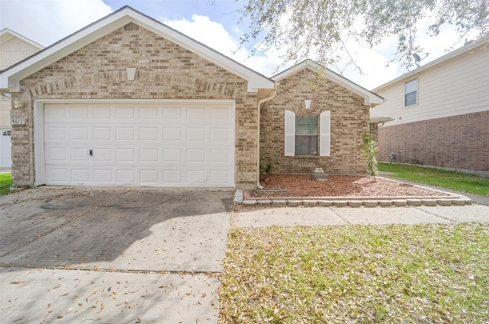 Unit for sale at 9611 Prairie Dog Run, Sugar Land, TX 77498