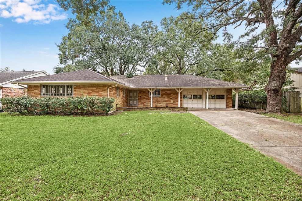 Unit for sale at 5119 Beechnut Street, Houston, TX 77096