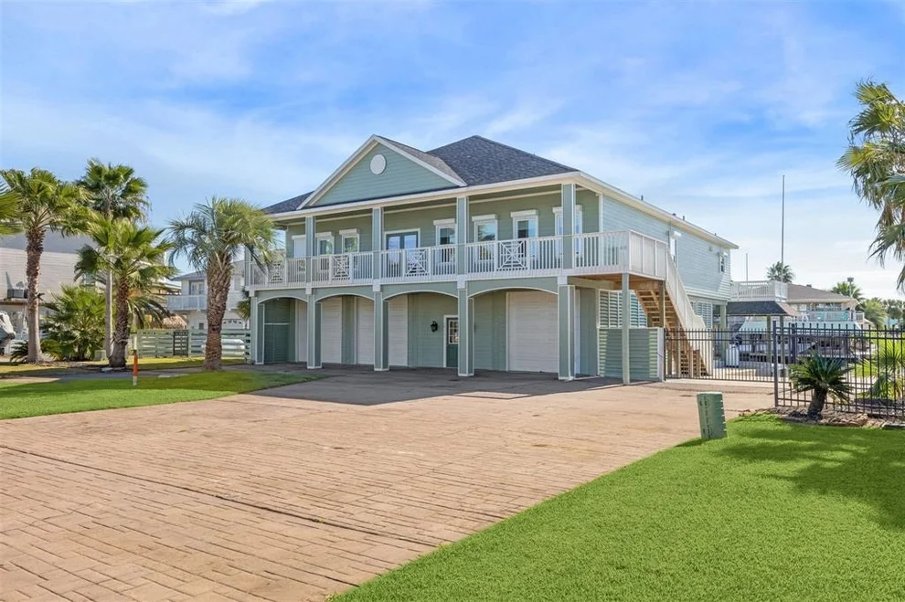Unit for sale at 1315 Tiki Drive, Tiki Island, TX 77554