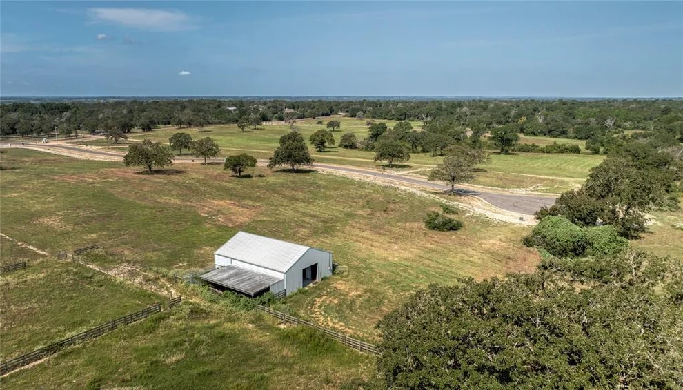 Unit for sale at 376 Oak Hill Lane, Bellville, TX 77418