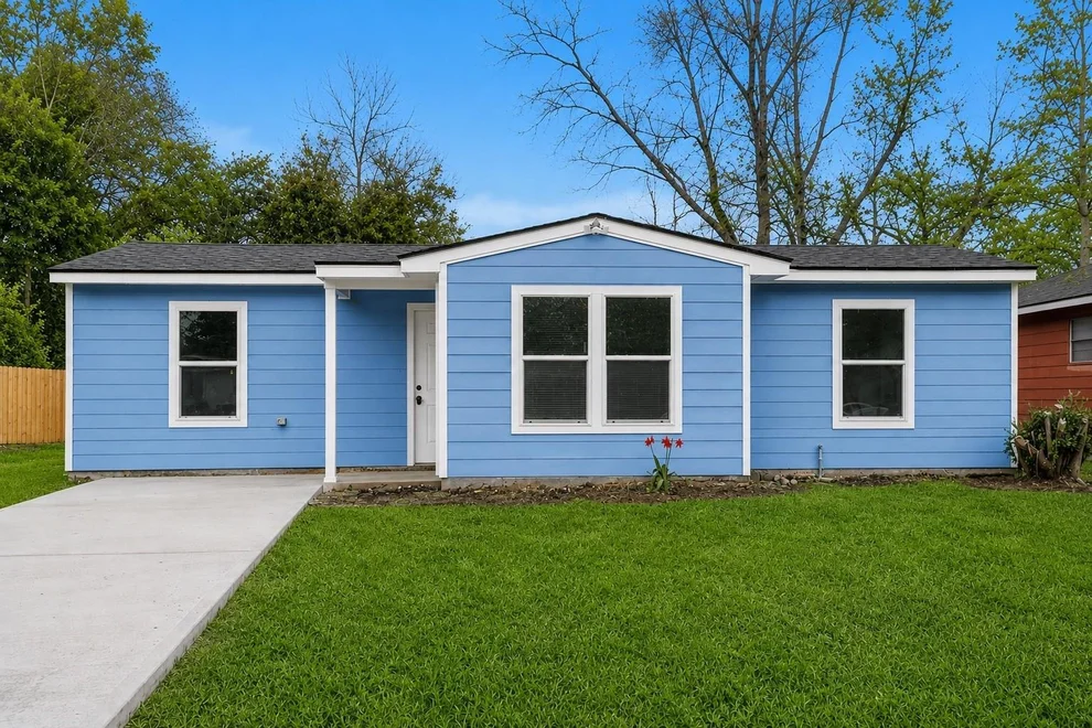 Unit for sale at 5317 Tarawa Road, Houston, TX 77033
