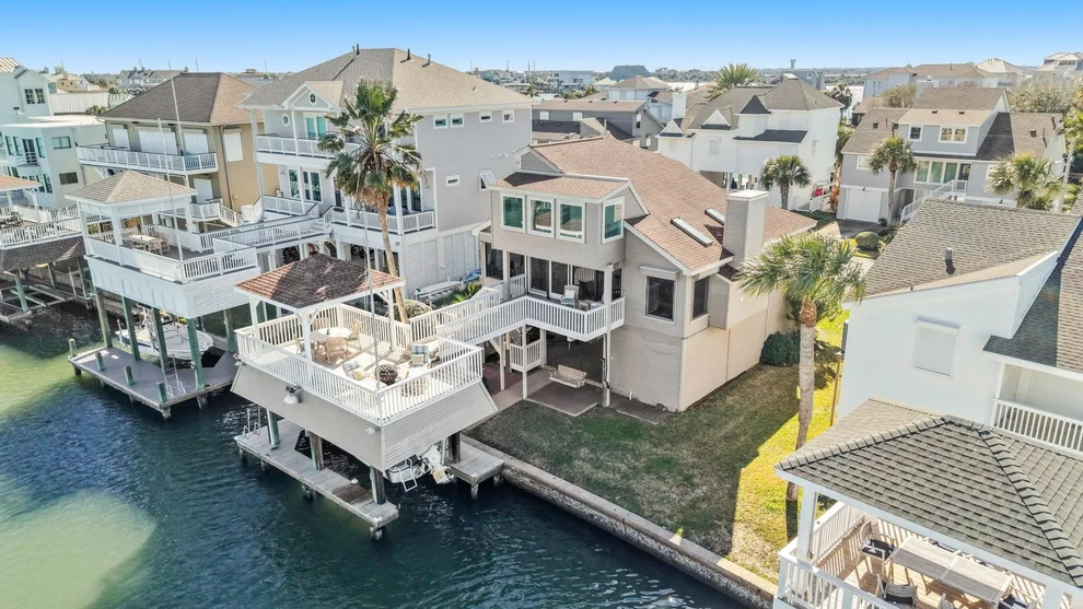 Unit for sale at 3414 Jolly Roger, Galveston, TX 77554