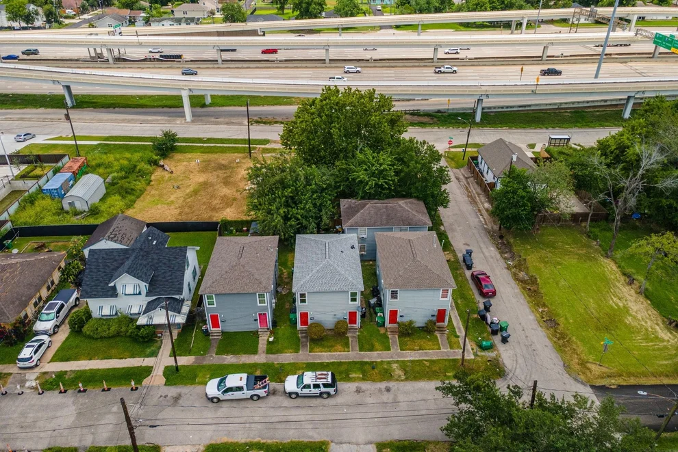 Unit for sale at 3102 Brackenridge Street, Houston, TX 77026