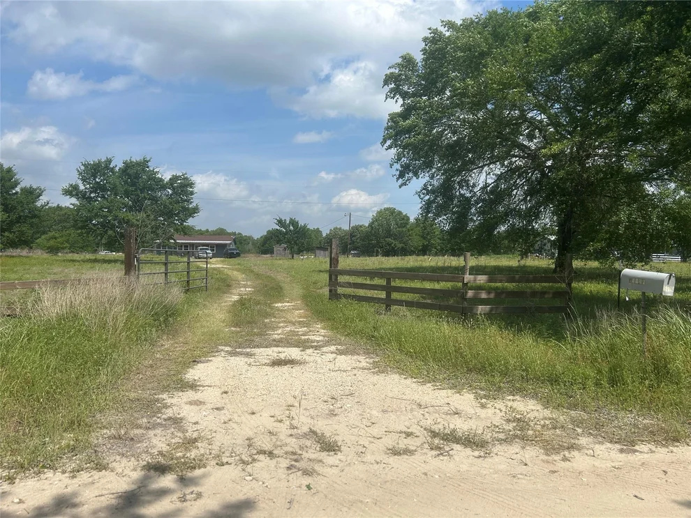 Unit for sale at 14472 County Road 229, Bedias, TX 77831