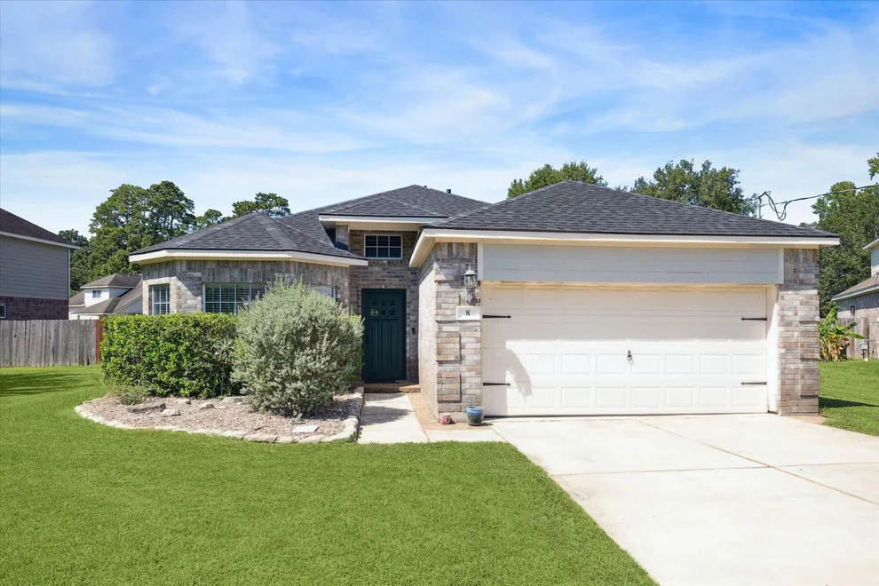 Unit for sale at 8 Pine Way, Conroe, TX 77304