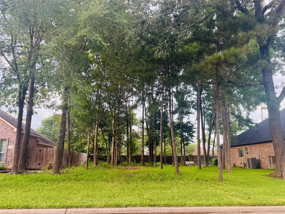 Unit for sale at 13602 Wintercrest, Montgomery, TX 77356
