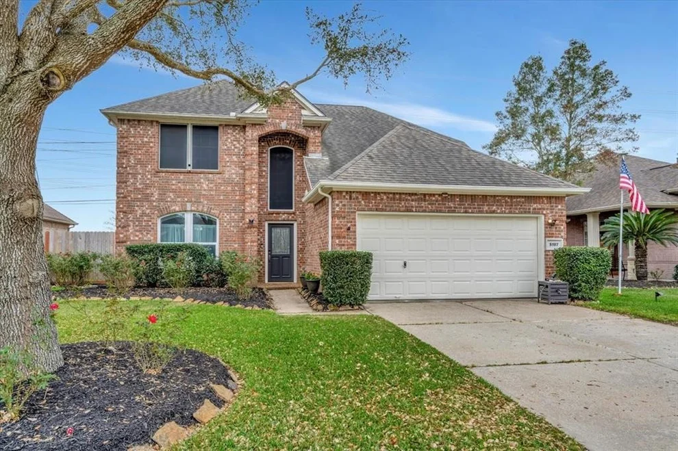 Unit for sale at 5107 Candlewood Drive, League City, TX 77573