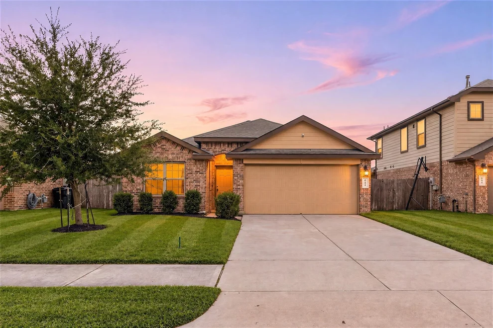 Unit for sale at 614 Harvest Bluff Drive, Rosharon, TX 77583