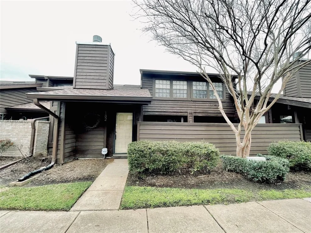 Unit for sale at 2611 Grants Lake Boulevard, Sugar Land, TX 77479