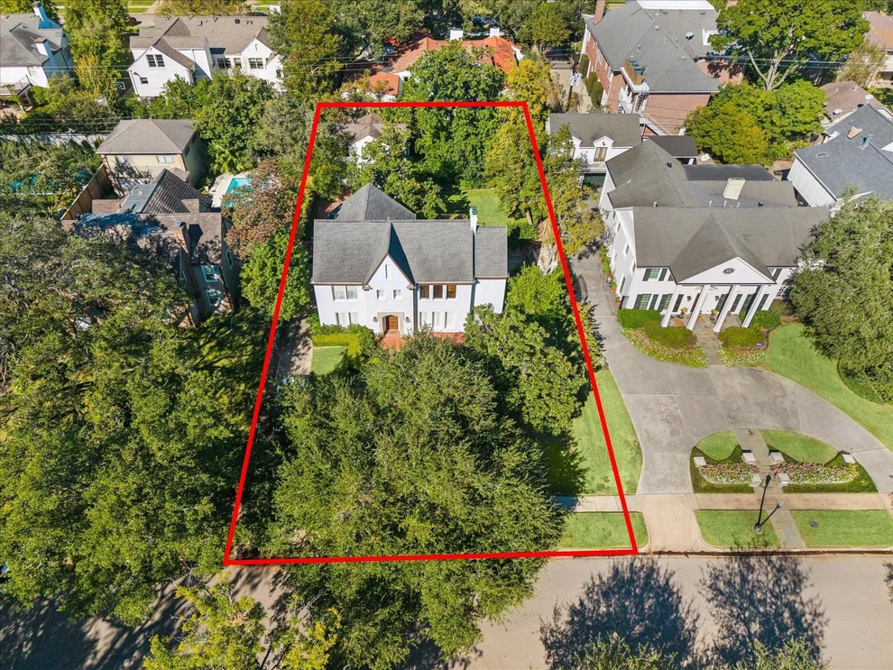 Unit for sale at 2204 Inwood Drive, Houston, TX 77019