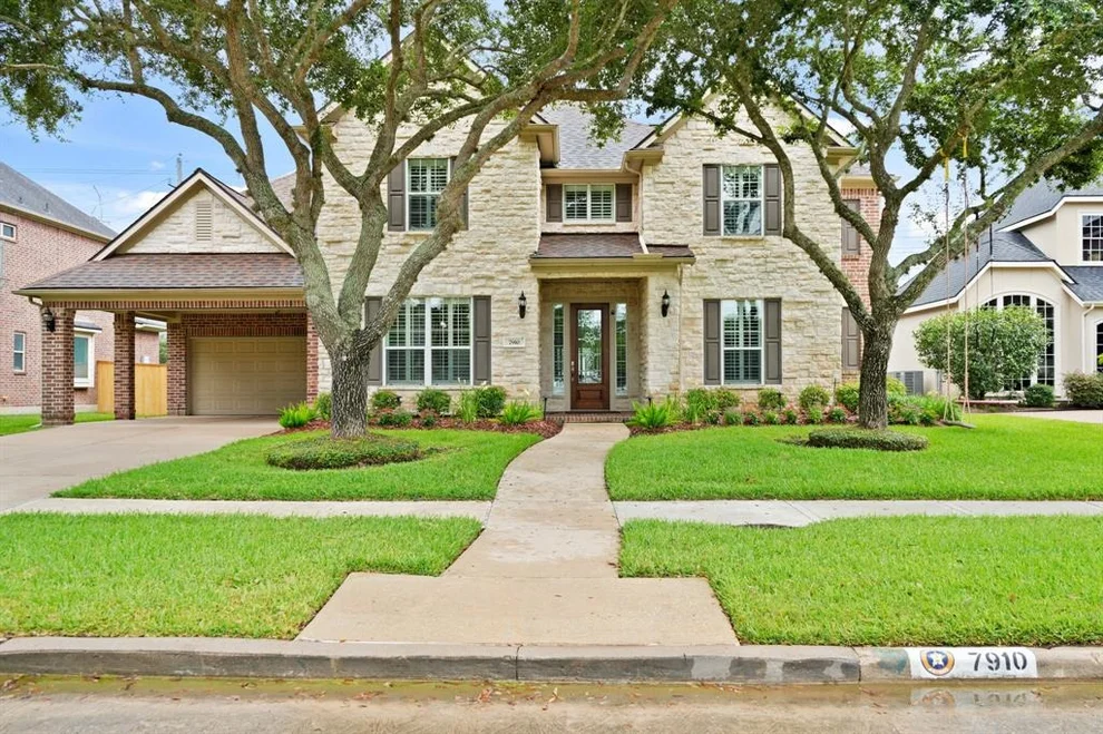 Unit for sale at 7910 Silent Forest Drive, Sugar Land, TX 77479