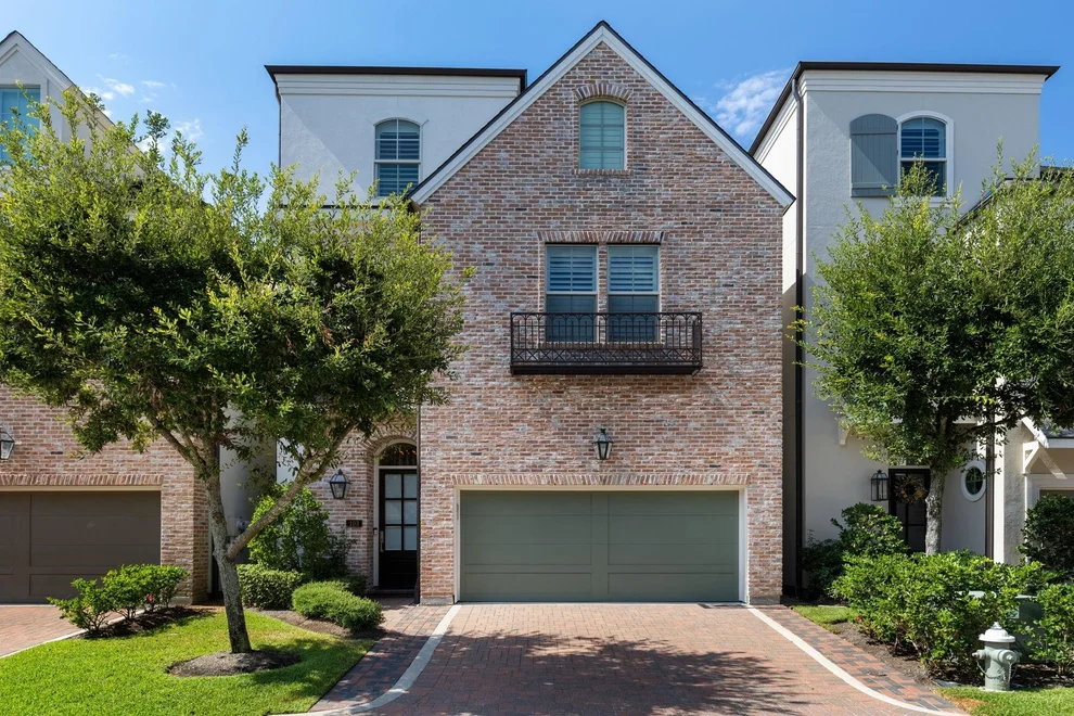Unit for sale at 103 Gateway Park Place, The Woodlands, TX 77380