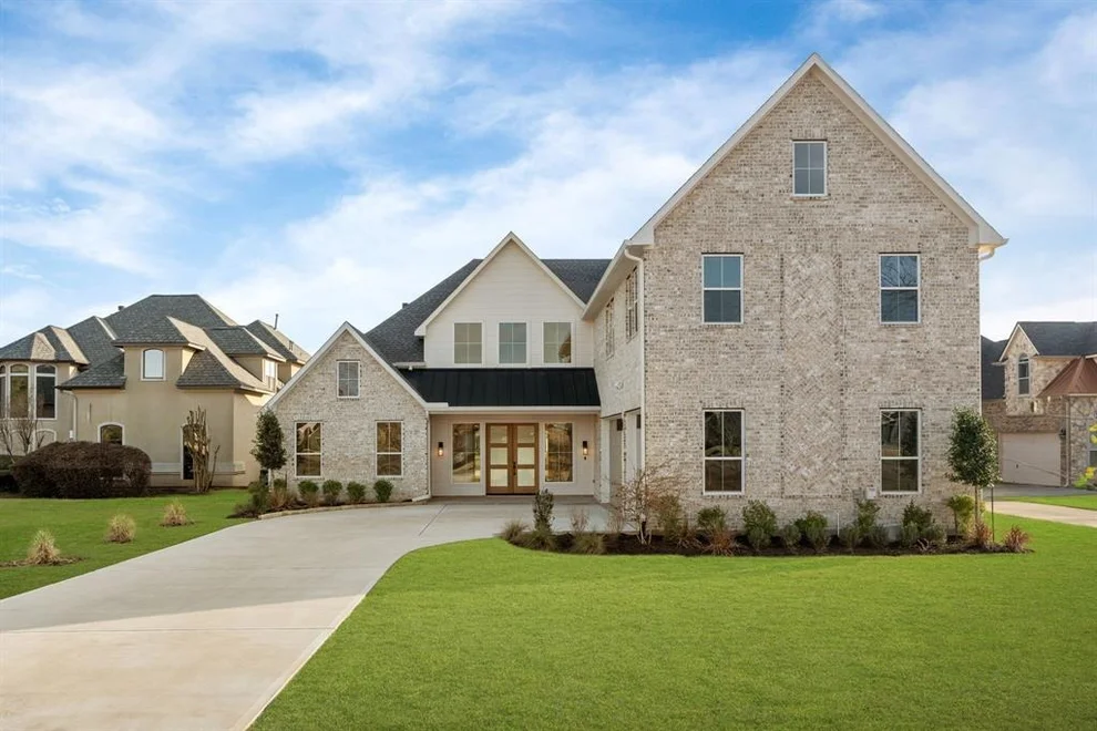 Unit for sale at 11585 Grandview Drive, Montgomery, TX 77356