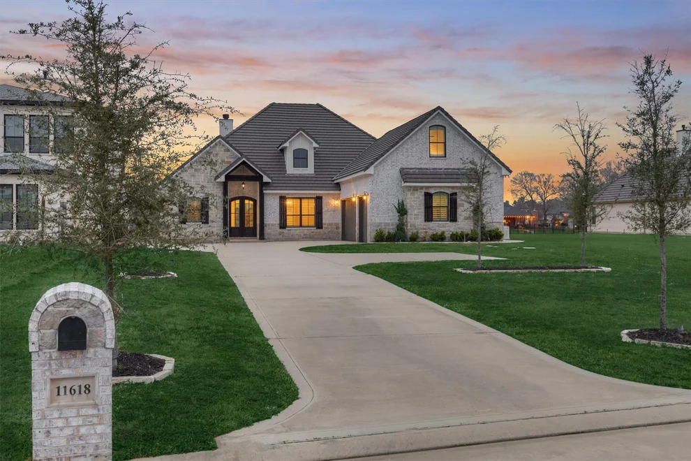 Unit for sale at 11618 Renaissance Drive, Montgomery, TX 77356