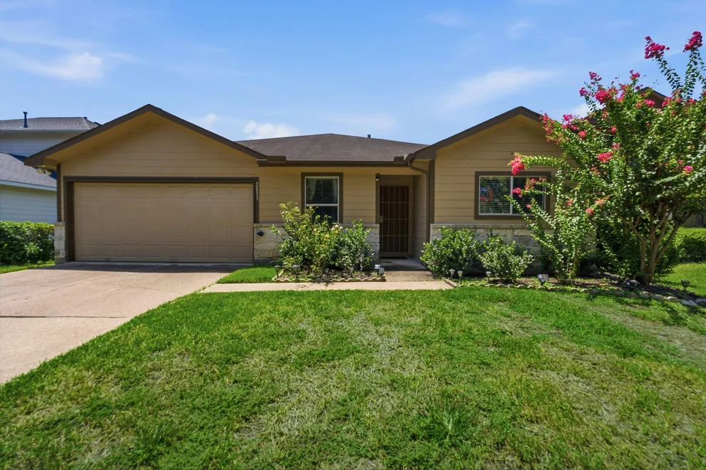 Unit for sale at 2831 Meiko Drive, Houston, TX 77045