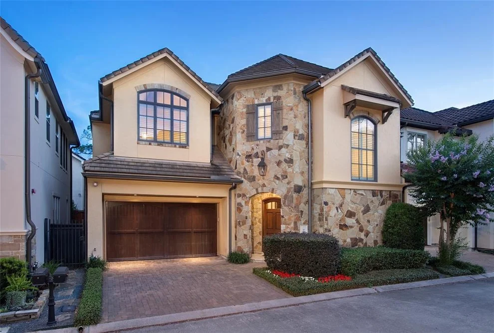Unit for sale at 25 N Creekside Court, Houston, TX 77055