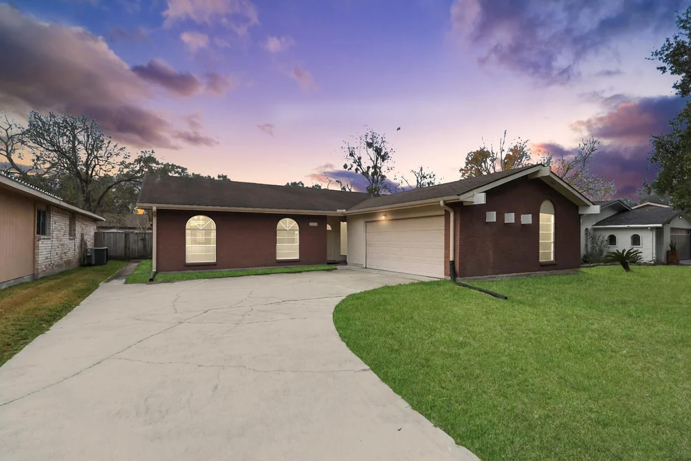Unit for sale at 2223 Fairgreen Drive, Missouri City, TX 77489