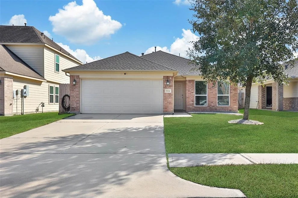 Unit for sale at 9924 Lace Flower Way, Conroe, TX 77385