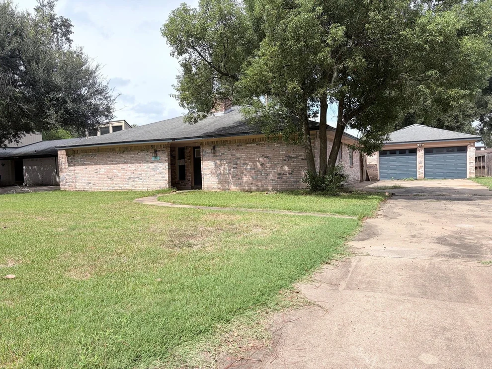 Unit for sale at 350 S Amherst Drive, West Columbia, TX 77486