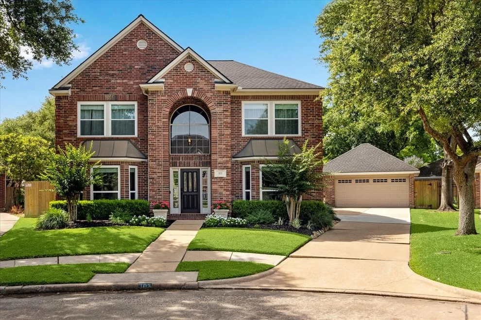 Unit for sale at 103 Casual Shore Court, League City, TX 77573