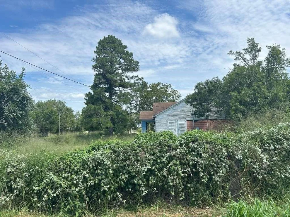 Unit for sale at 189 Goff Street, Goliad, TX 77963