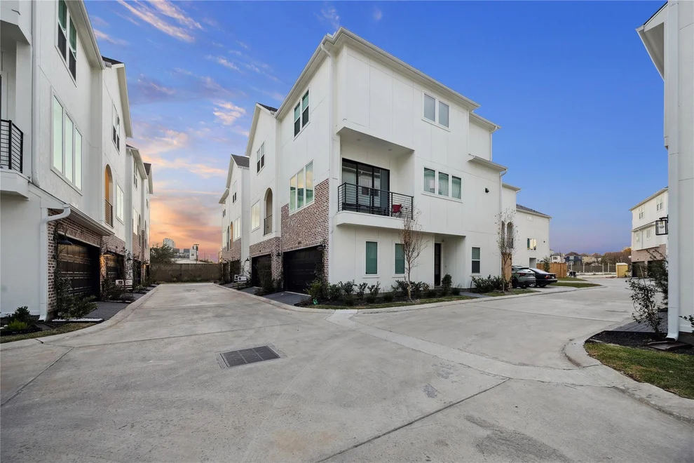 Unit for sale at 3065 Hicks Street, Houston, TX 77007