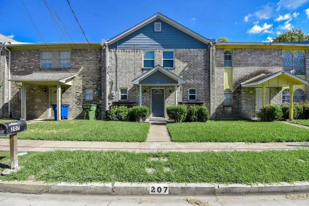 Unit for sale at 207 Granberry Street, Humble, TX 77338