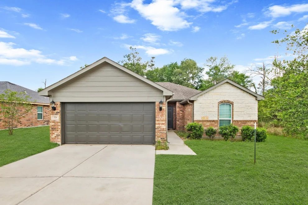 Unit for sale at 326 County Road 3558, Cleveland, TX 77327