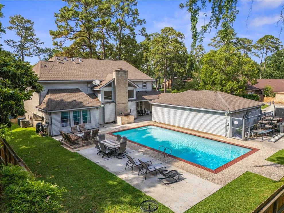 Unit for sale at 4803 Fountainhead Drive, Houston, TX 77066