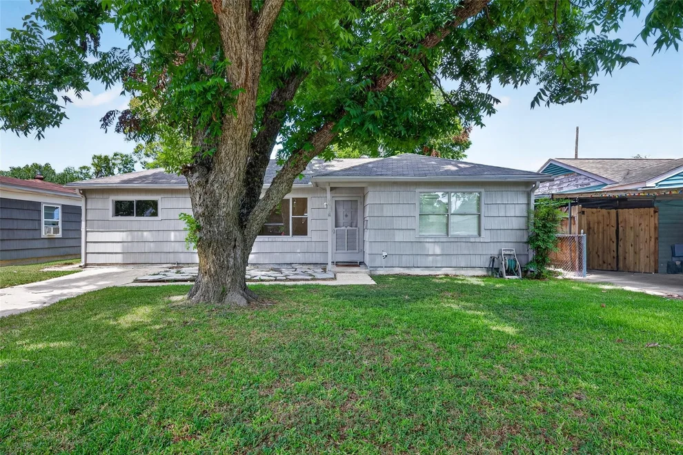 Unit for sale at 6610 Barney Road, Houston, TX 77092