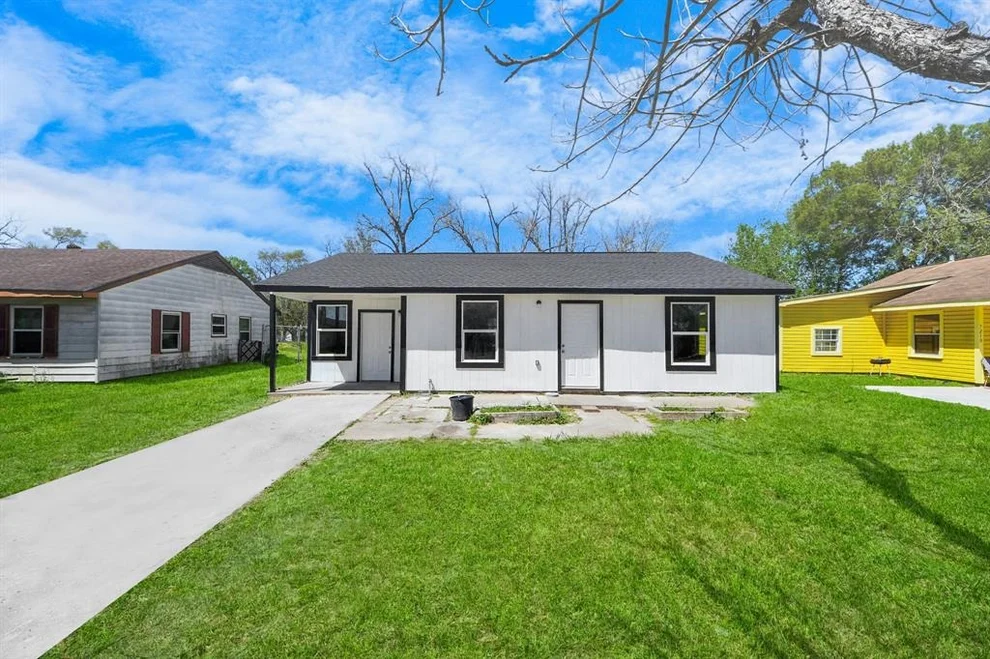 Unit for sale at 7214 Kassarine Pass, Houston, TX 77033
