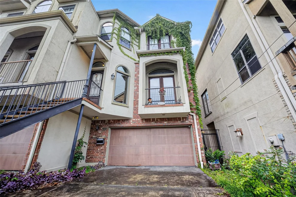 Unit for sale at 2334 Camden Drive, Houston, TX 77021