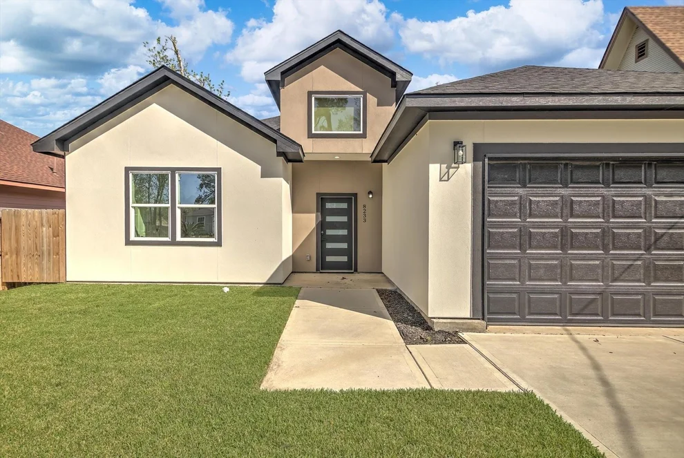 Unit for sale at 8233 Sterlingshire Street, Houston, TX 77078