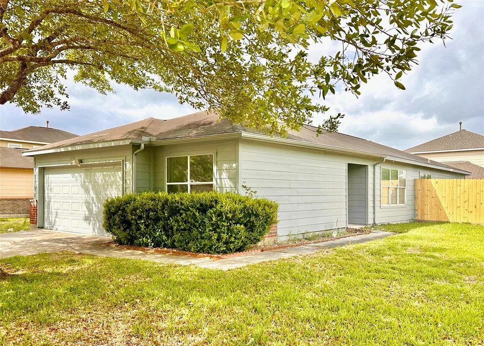 Unit for sale at 8202 Radial Court, Rosharon, TX 77583