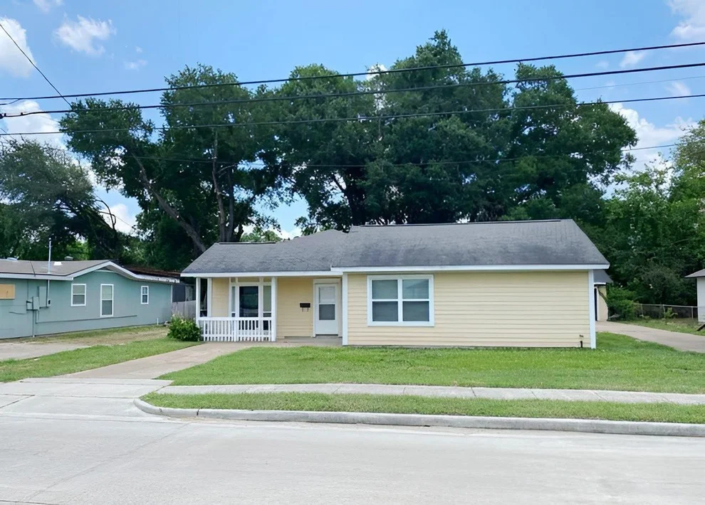 Unit for sale at 41 Parker Road, Houston, TX 77076