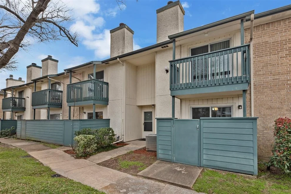 Unit for sale at 250 El Dorado Boulevard, Webster, TX 77598