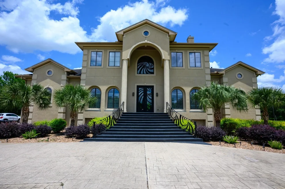 Unit for sale at 4637 Dagg Road, Houston, TX 77048